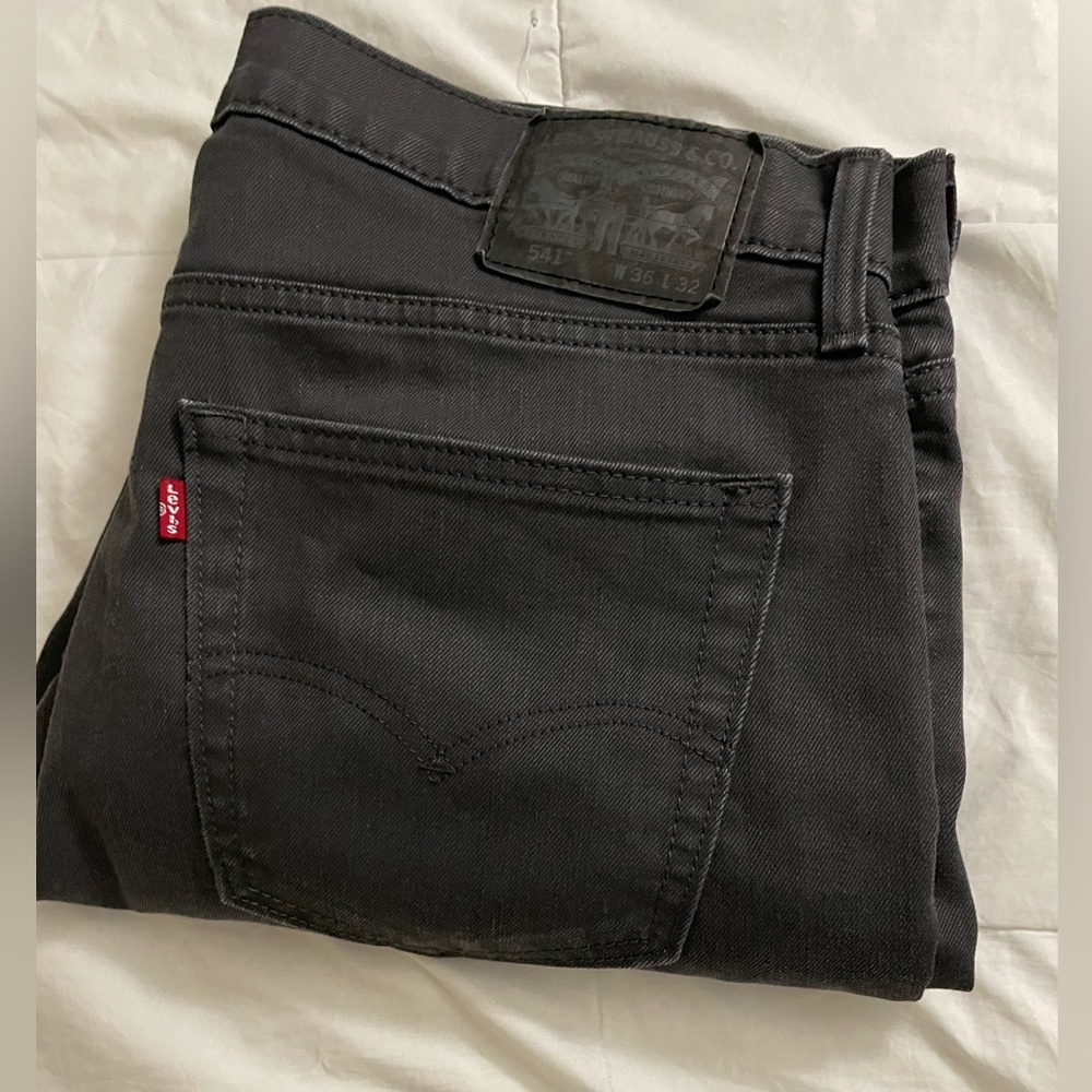 Dark wash 541 Levi Jeans